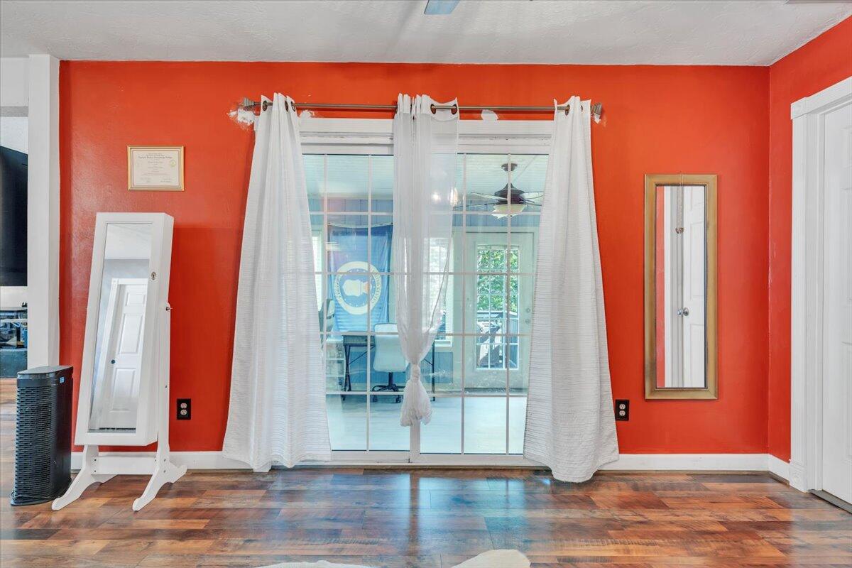 933 Martin McNeil Road Salem, VA 24153 - Photo 33 of 58 33-MIB07022