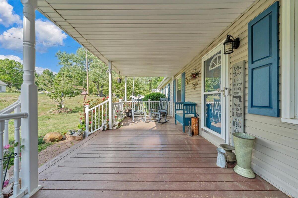 933 Martin McNeil Road Salem, VA 24153 - Photo 4 of 58 04-MIB07118
