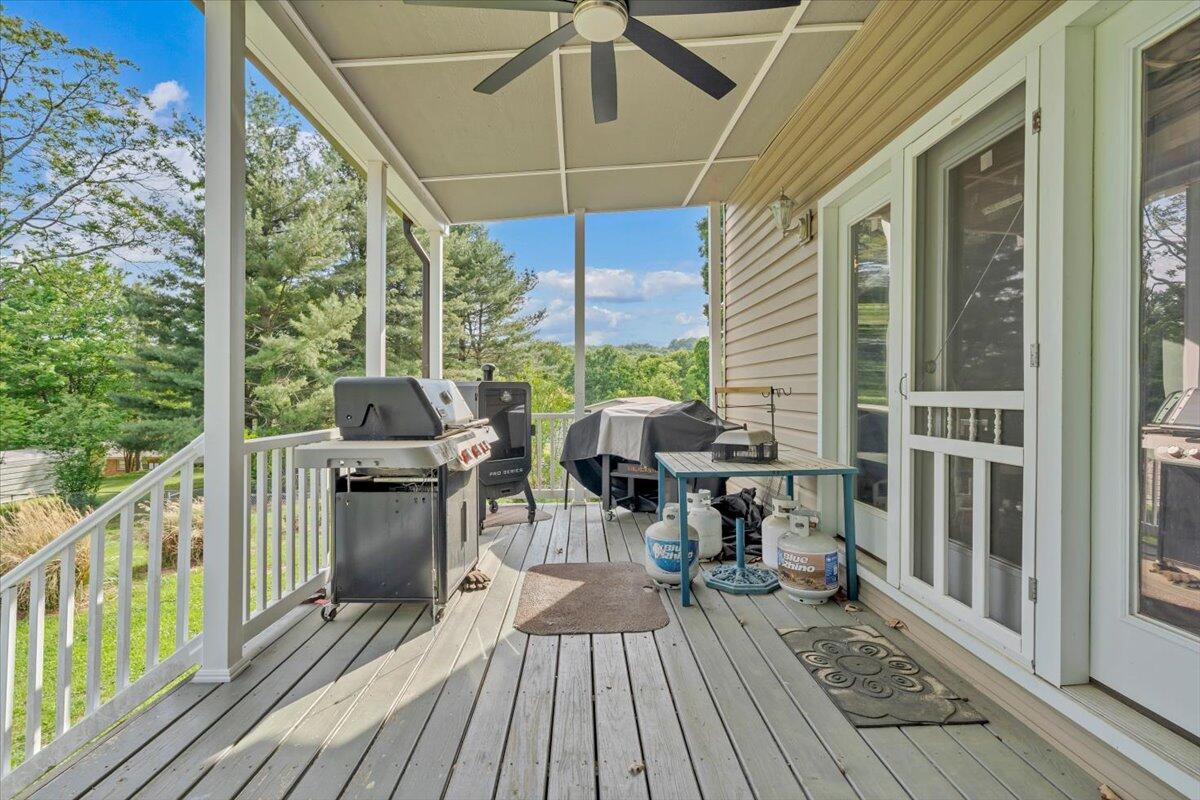 933 Martin McNeil Road Salem, VA 24153 - Photo 47 of 58 47-MIB07073