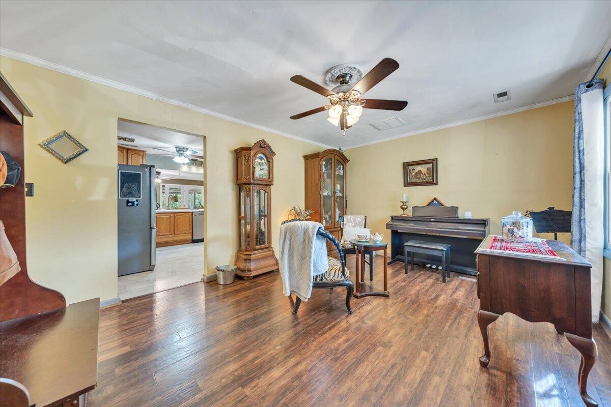 933 Martin McNeil Road Salem, VA 24153 - Photo 6 of 58 06-MIB07037