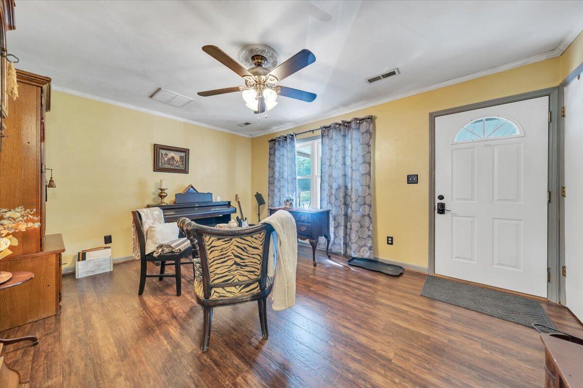 933 Martin McNeil Road Salem, VA 24153 - Photo 7 of 58 07-MIB07034