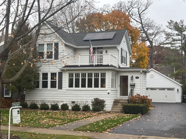 $999,000 | 228 East Center Avenue, Lake Bluff, IL 60044
