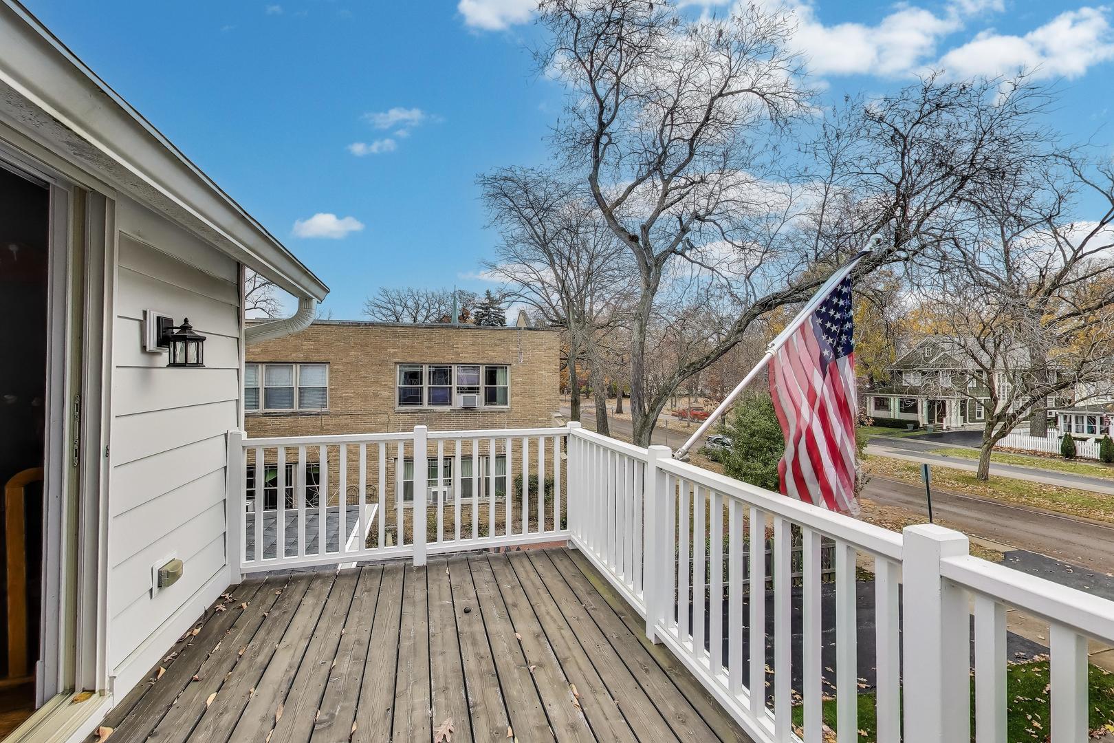 228 East Center Avenue Lake Bluff, IL 60044 - Photo 28 of 39 a view of deck with wooden floor and fence and a wooden floor