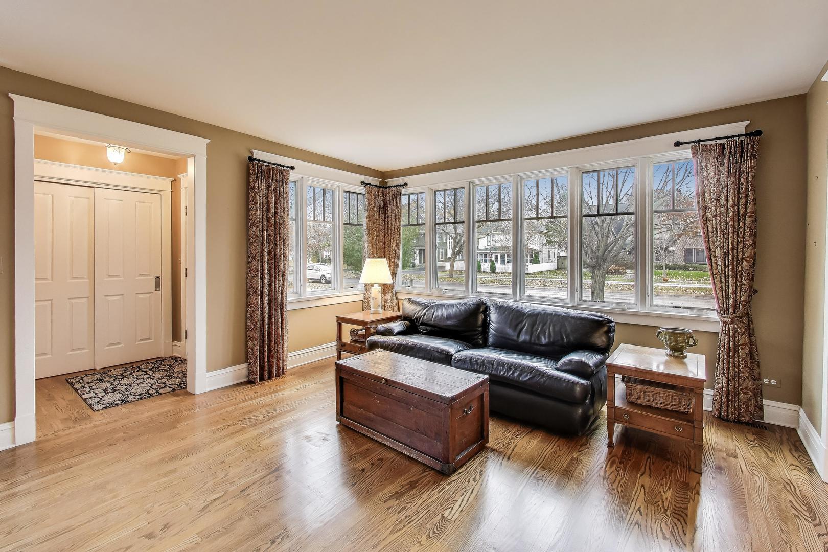 228 East Center Avenue Lake Bluff, IL 60044 - Photo 5 of 39 a living room with furniture and a large window