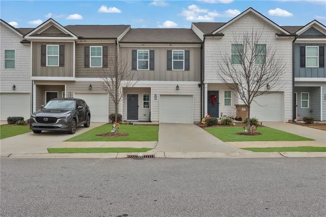 a house view with a outdoor space