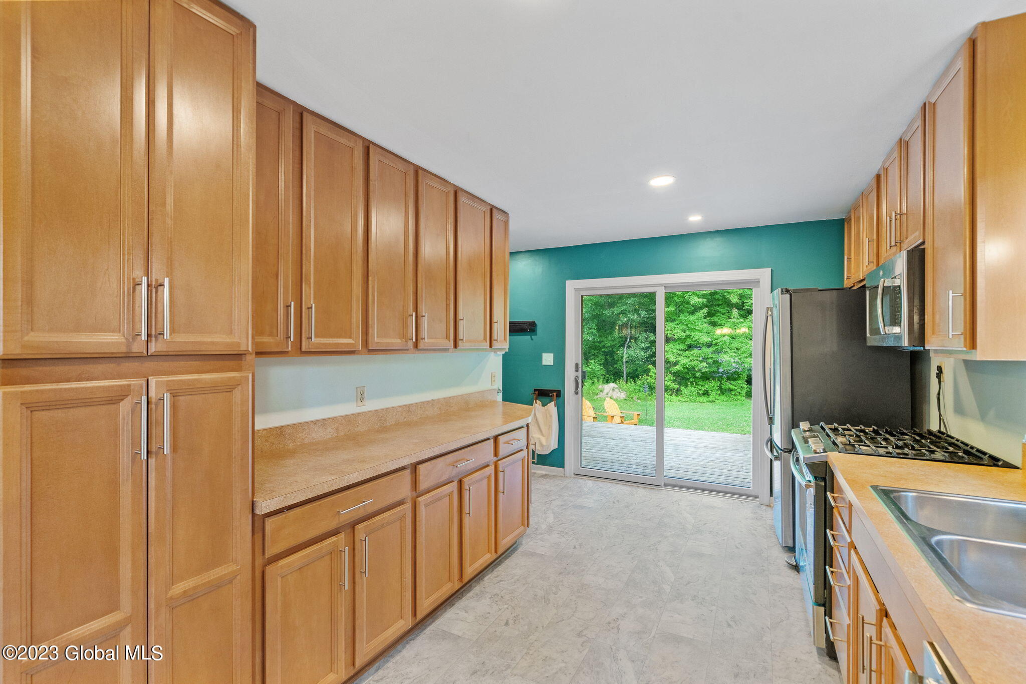 1102 Mohawk Road Niskayuna, NY 12309 - Photo 18 of 56 27