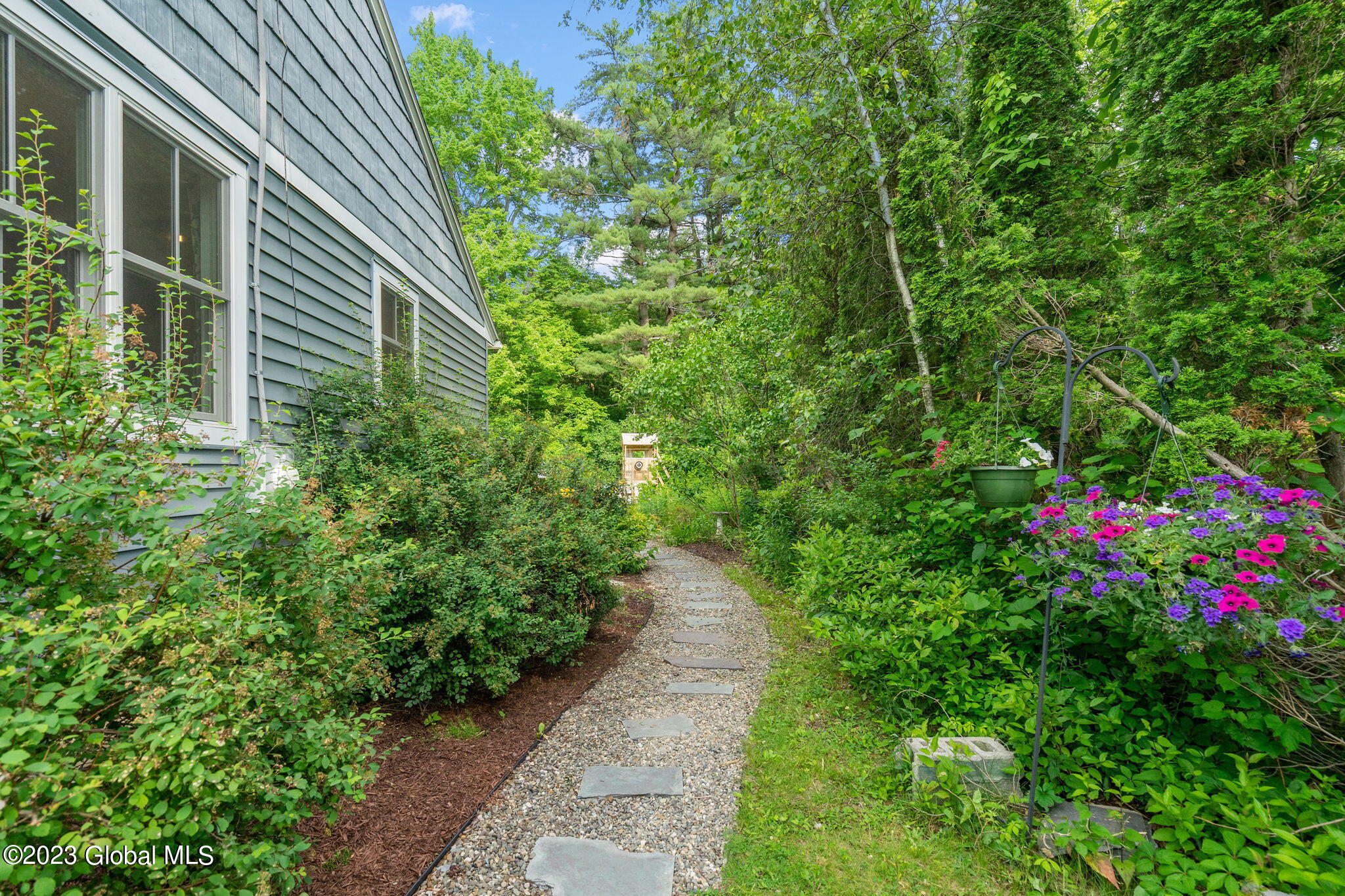 1102 Mohawk Road Niskayuna, NY 12309 - Photo 39 of 56 15