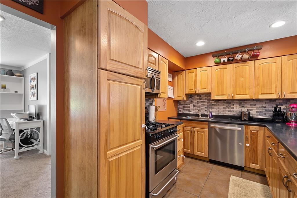 151 Buss Road Aliquippa, PA 15001 - Photo 6 of 20 Gallery Image 6