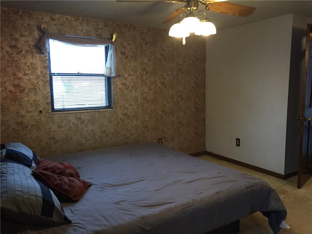 54 May Avenue McKees Rocks, PA 15136 - Photo 16 of 21