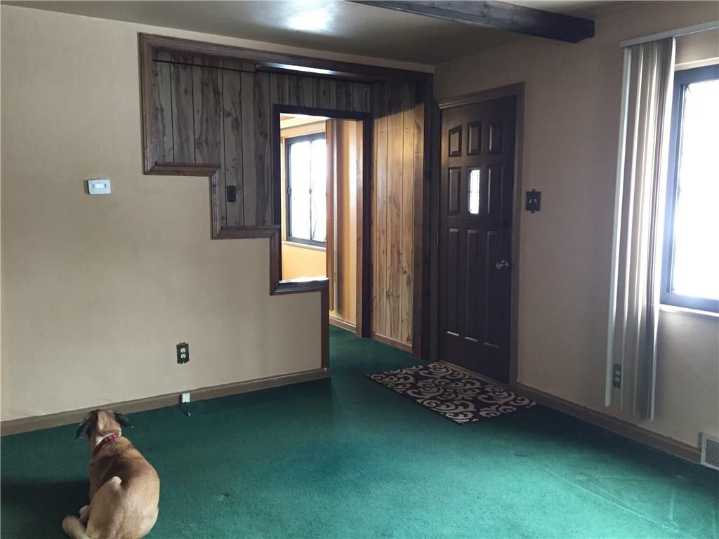 54 May Avenue McKees Rocks, PA 15136 - Photo 5 of 21