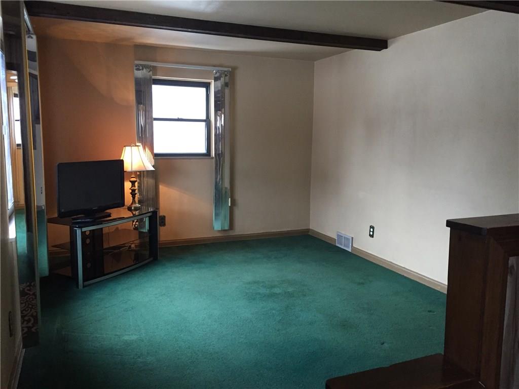 54 May Avenue McKees Rocks, PA 15136 - Photo 6 of 21