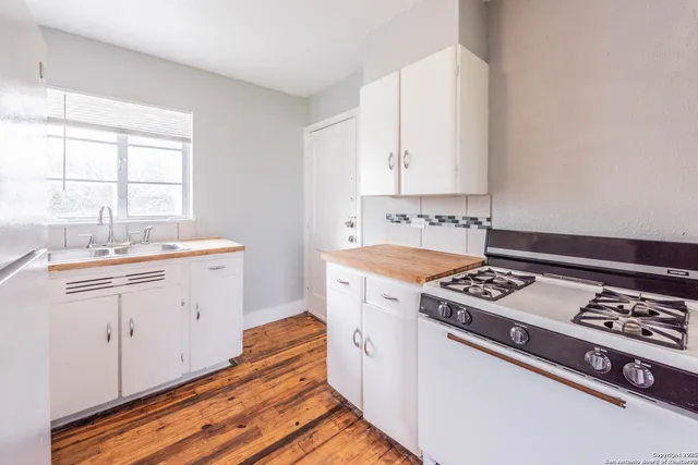 $850 | 2331 Cincinnati Avenue, Unit 2, San Antonio, TX 78228