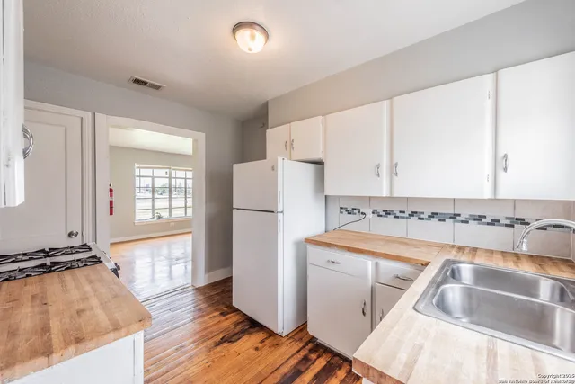 $850 | 2331 Cincinnati Avenue, Unit 2, San Antonio, TX 78228