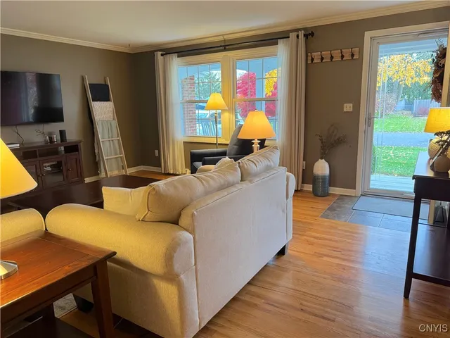 $289,900 | 7574 Manor Lane, Clay, NY 13088