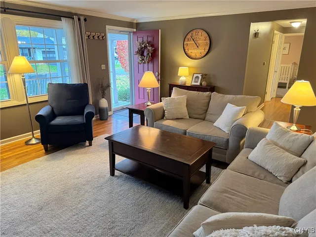 $289,900 | 7574 Manor Lane, Clay, NY 13088