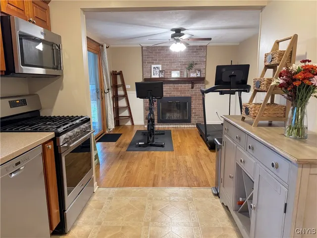 $289,900 | 7574 Manor Lane, Clay, NY 13088