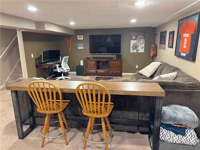 $289,900 | 7574 Manor Lane, Clay, NY 13088