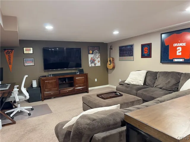 $289,900 | 7574 Manor Lane, Clay, NY 13088