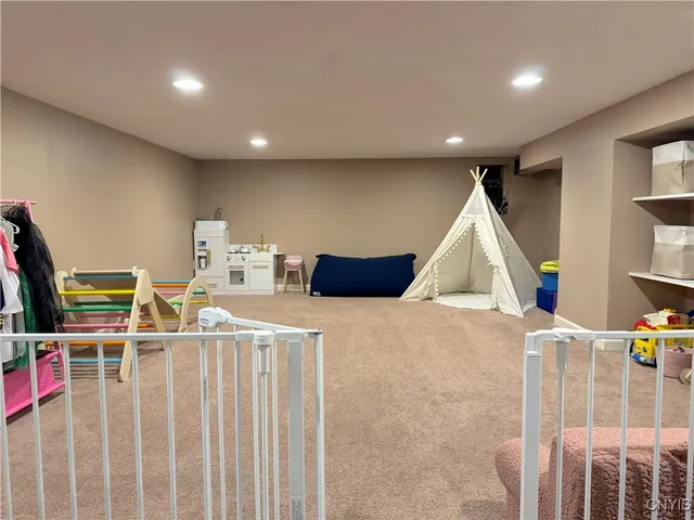 $289,900 | 7574 Manor Lane, Clay, NY 13088