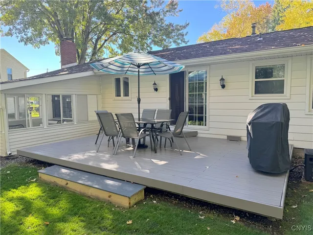 $289,900 | 7574 Manor Lane, Clay, NY 13088