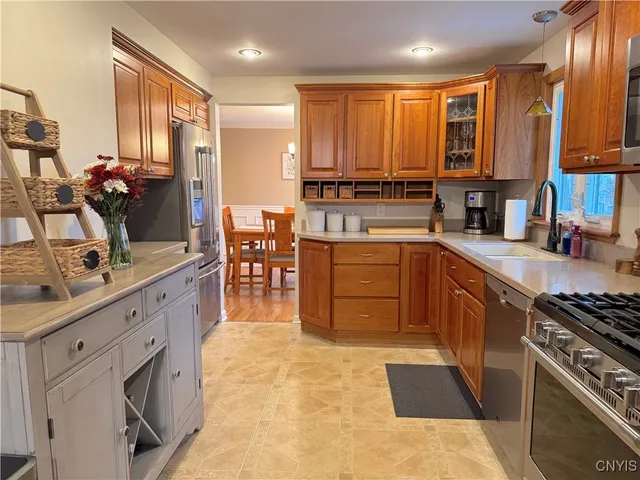 $289,900 | 7574 Manor Lane, Clay, NY 13088