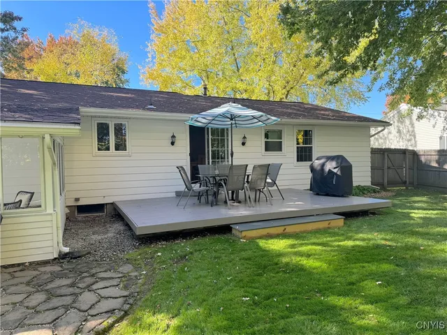 $289,900 | 7574 Manor Lane, Clay, NY 13088