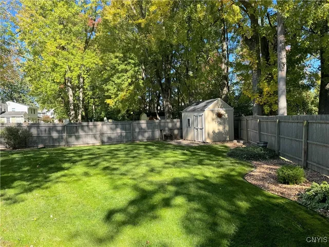 $289,900 | 7574 Manor Lane, Clay, NY 13088