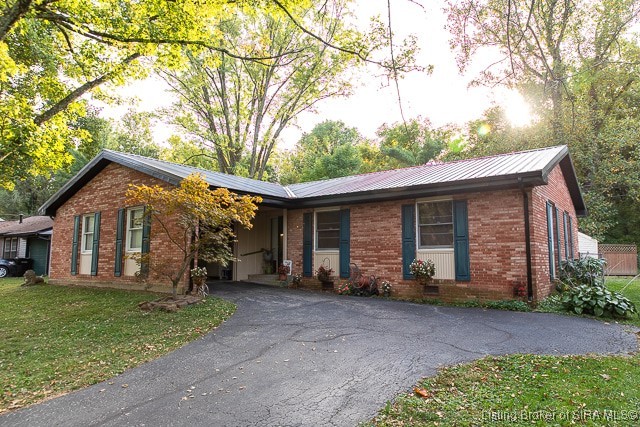 2131 Seneca Drive Madison, IN 47250 - Photo 2 of 45