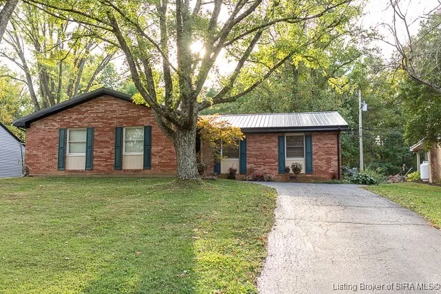 $218,000 | 2131 Seneca Drive, Madison, IN 47250