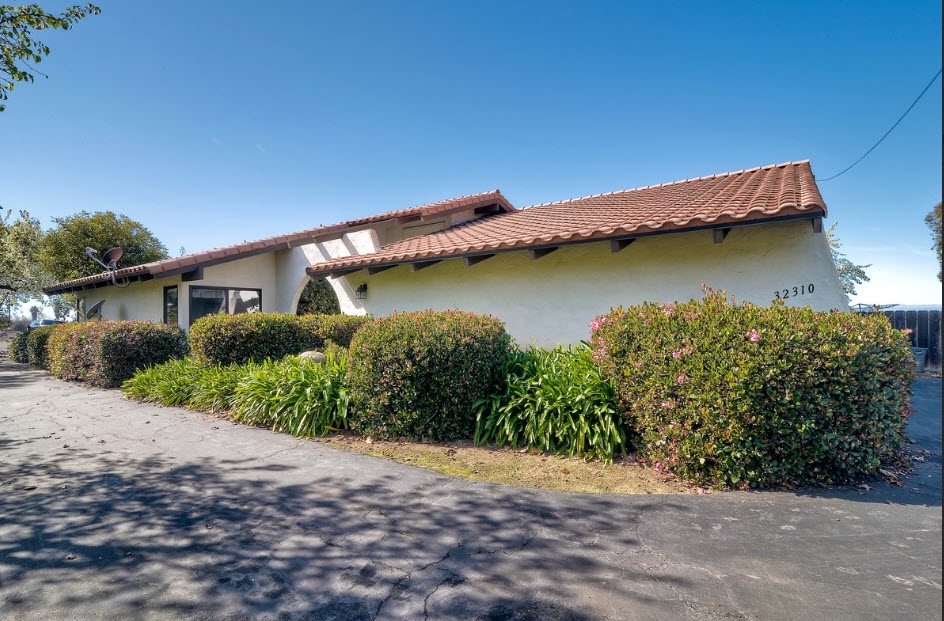 32310 Aquaduct Road Bonsall, CA 92003 - Photo 3 of 25