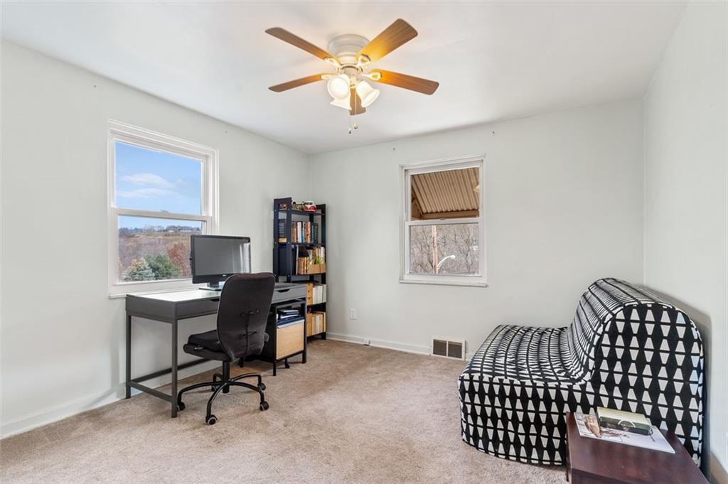 129 Jacks Run Road Pittsburgh, PA 15214 - Photo 14 of 24 Gallery Image 14