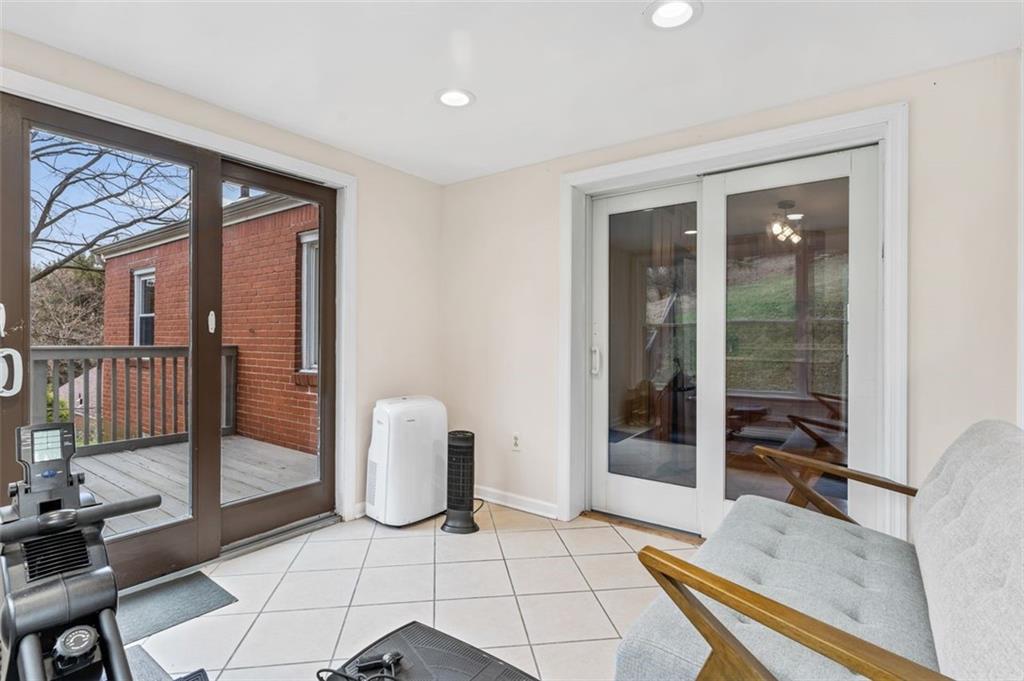 129 Jacks Run Road Pittsburgh, PA 15214 - Photo 10 of 24 Gallery Image 10