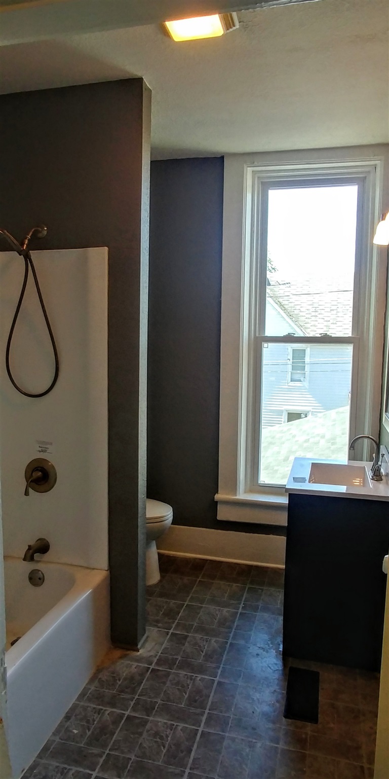 103 North 5th Street Decatur, IN 46733 - Photo 7 of 23