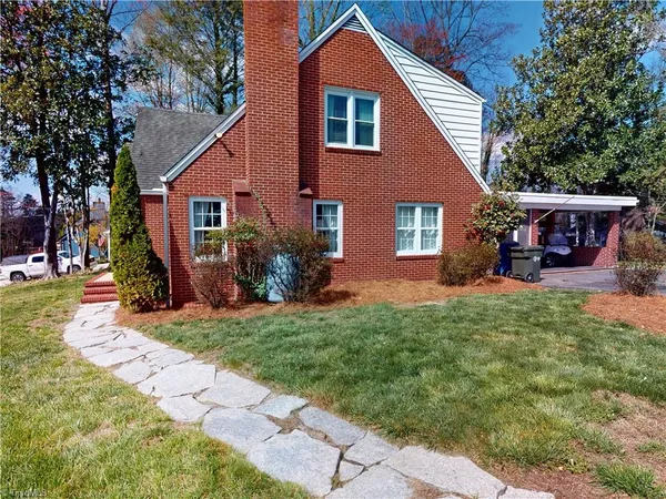 $349,900 | 224 Country Club Road, Mount Airy, NC 27030