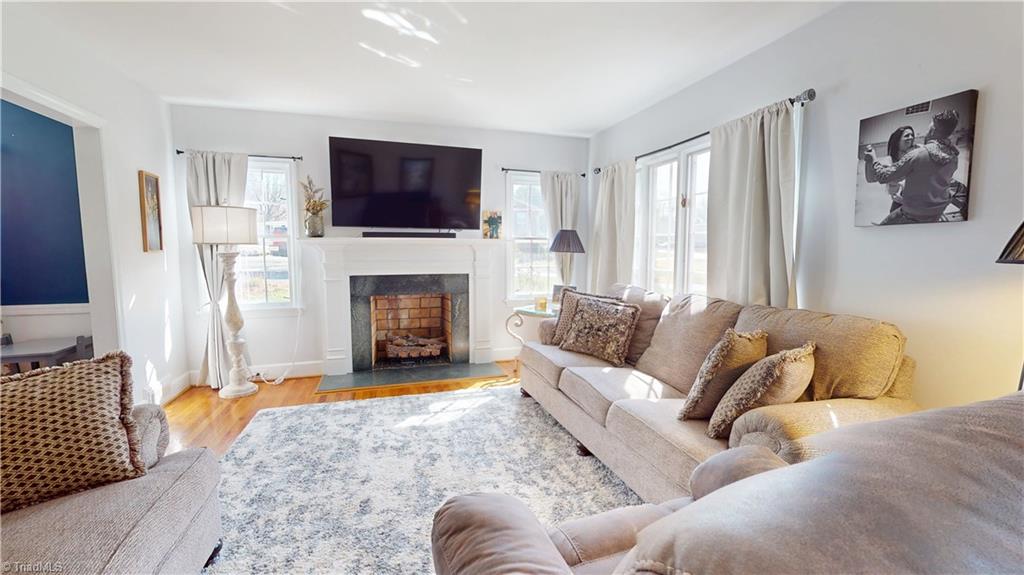 224 Country Club Road Mount Airy, NC 27030 - Photo 5 of 34