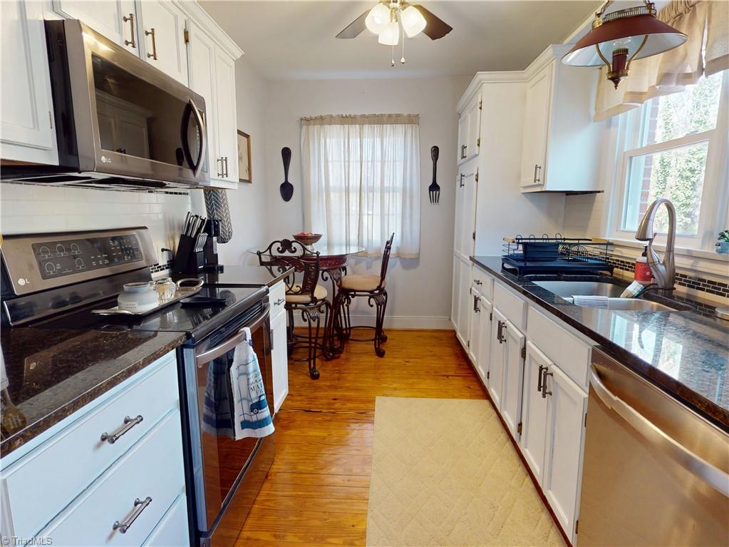 224 Country Club Road Mount Airy, NC 27030 - Photo 7 of 34