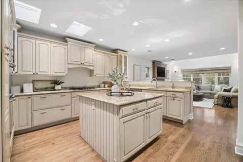 $1,275,000 | 5116 Woodland Avenue, Western Springs, IL 60558