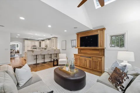 $1,275,000 | 5116 Woodland Avenue, Western Springs, IL 60558