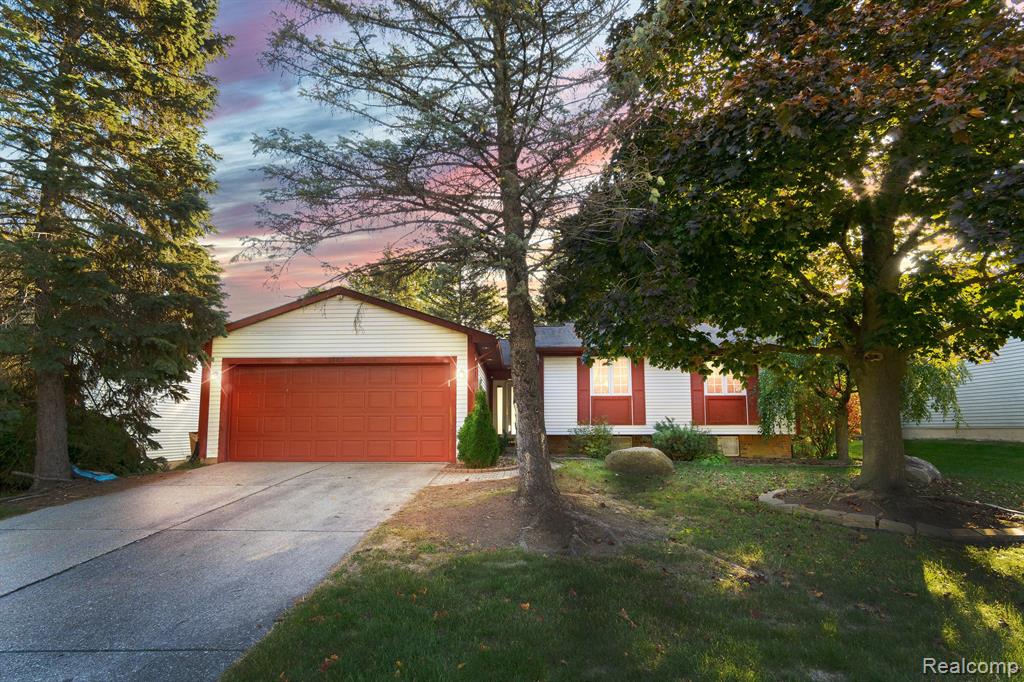 1707 Morningside Lane Rochester Hills, MI 48307 - Photo 1 of 37