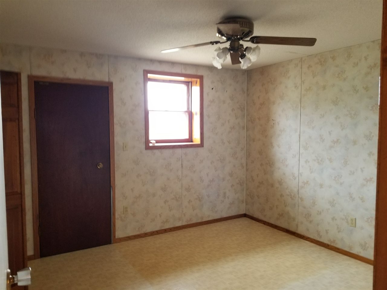 408 Ridge Avenue Delmar, IA 52037 - Photo 5 of 9 Gallery Image 5