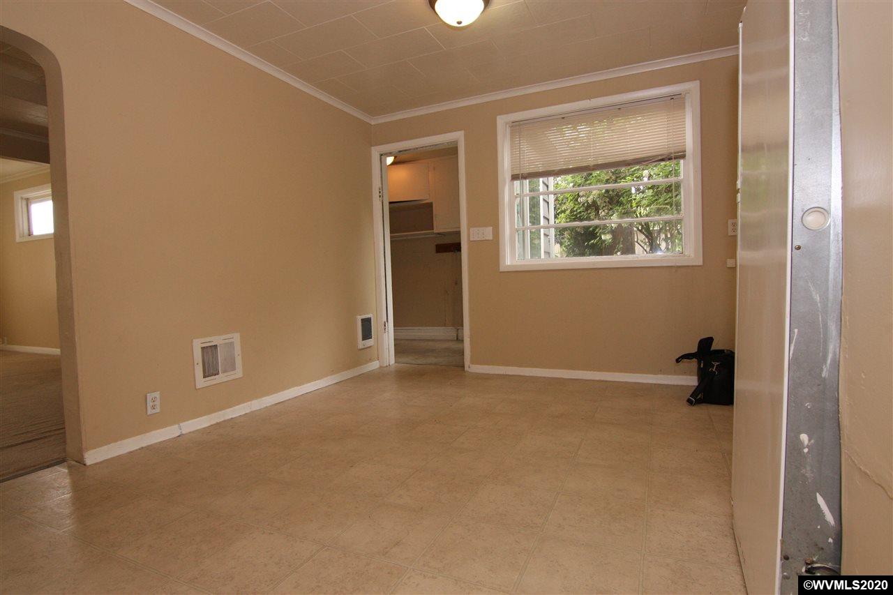 12938 Southeast Foster Road Portland, OR 97236 - Photo 3 of 9