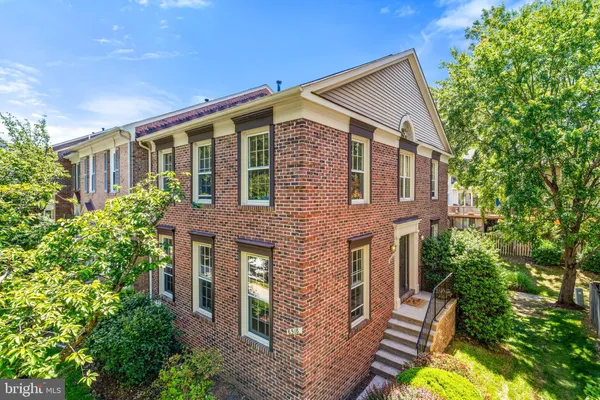 $700,000 | 6518 Milva Lane, Springfield, VA 22150