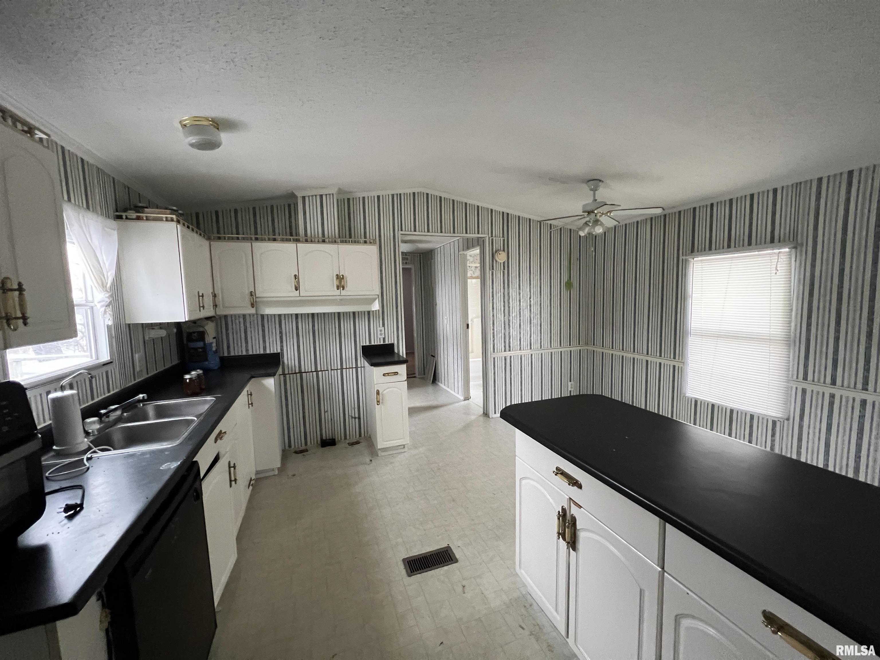 112 North Old Marion Road Goreville, IL 62939 - Photo 10 of 23