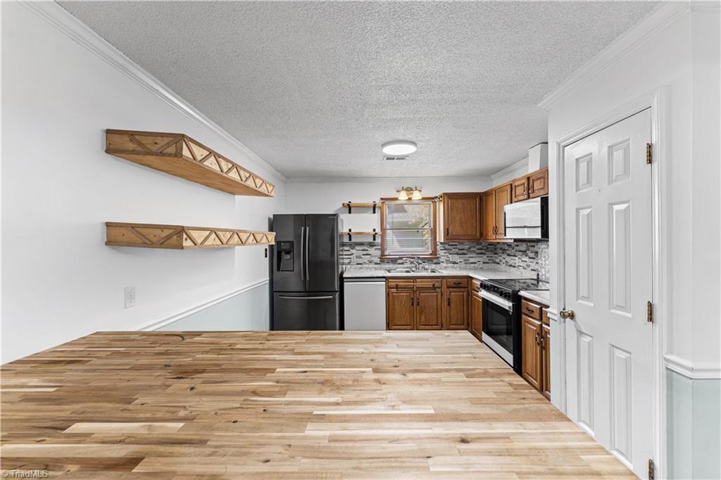 923 Aberdeen Road High Point, NC 27265 - Photo 21 of 50 Gallery Image 21