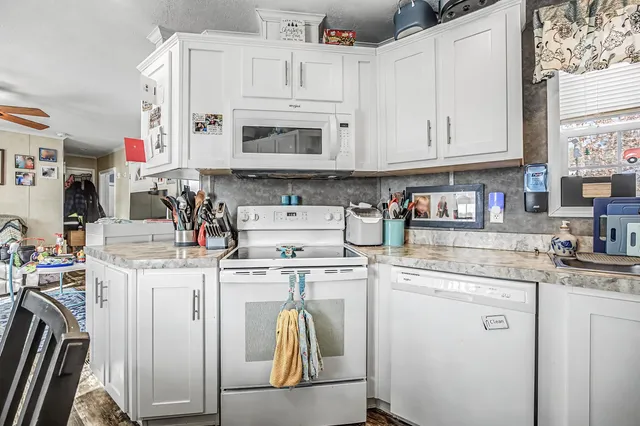 $200,000 | 28 Woodlawn Drive, Allenstown, NH 03275