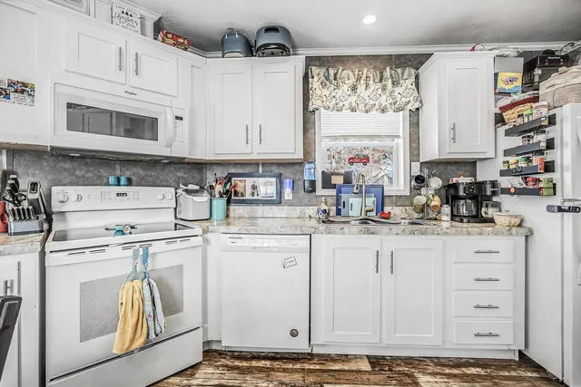 $200,000 | 28 Woodlawn Drive, Allenstown, NH 03275