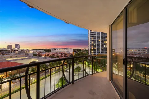 $1,750,000 | 2843 South Bayshore Drive, Unit 11F, Miami, FL 33133