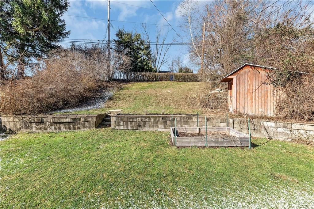 208 Orchard Spring Road Pittsburgh, PA 15220 - Photo 17 of 18 Gallery Image 17