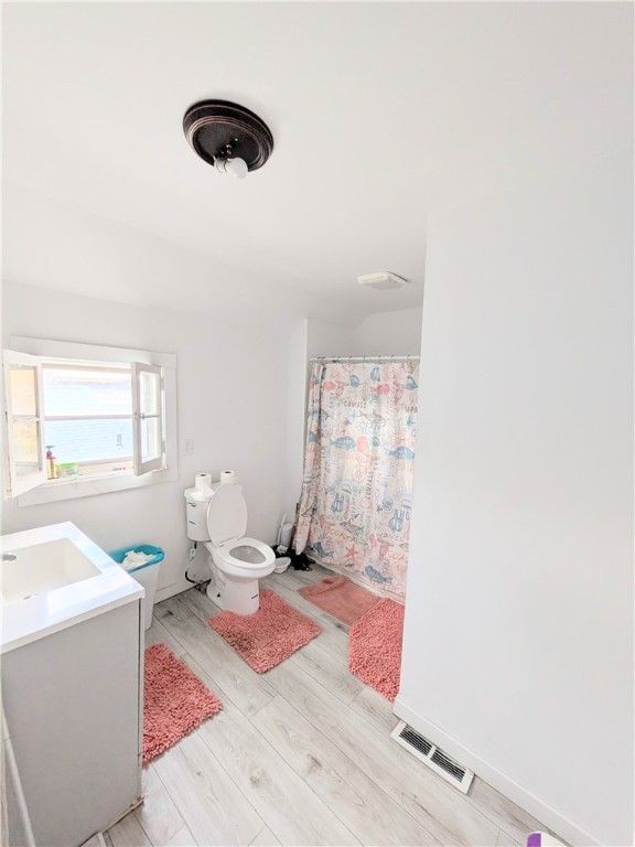 26 Skuse Street Rochester, NY 14605 - Photo 2 of 16 Bathroom