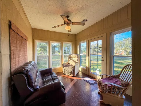 $139,900 | 965 West Main Street, Hackberry, LA 70645